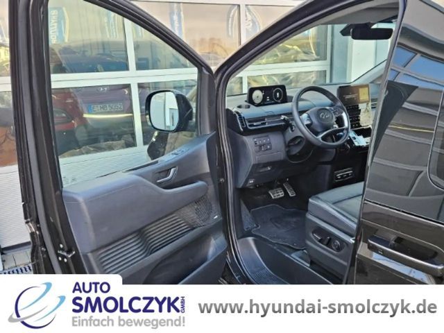 Hyundai Staria Signature