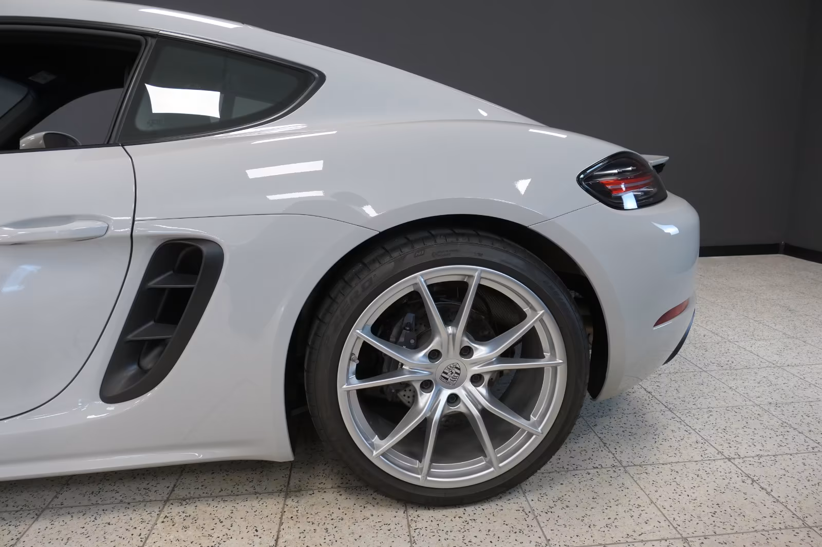 Porsche Cayman 718