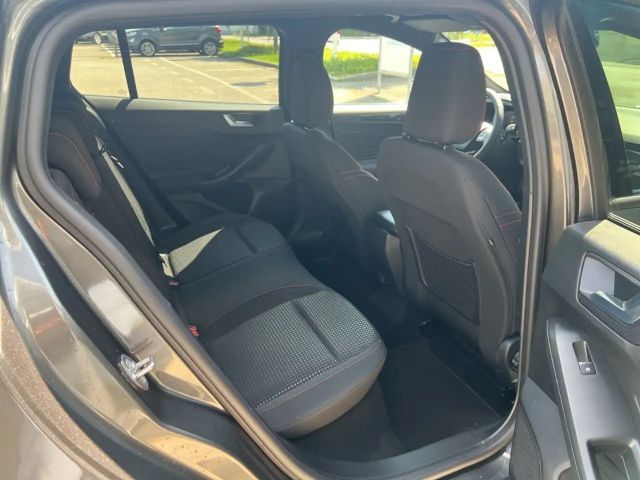 Ford Focus ST Line Wagon