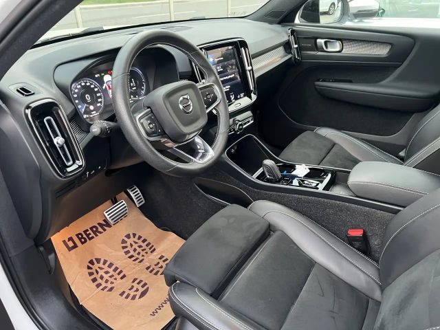 Volvo XC40 R-Design Recharge T5