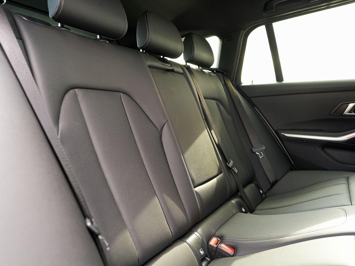 BMW 320 320d M-Sport Touring xDrive