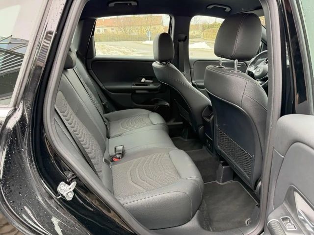 Mercedes-Benz B 180 EntryAdvance AHK Kamera WinterP+M&S16" LED