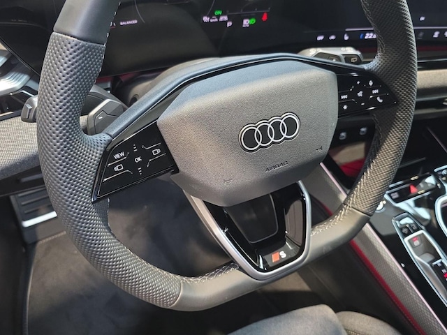 Audi A6 Avant Quattro S-Tronic