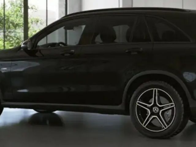 Mercedes-Benz GLC 300 4MATIC AMG Line