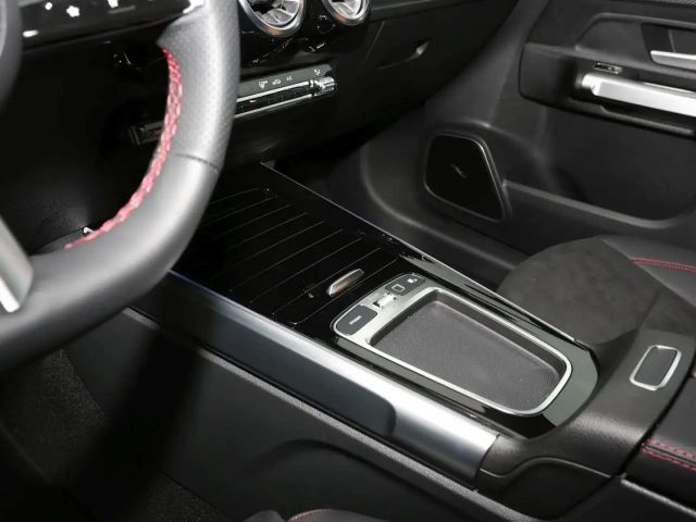 Mercedes-Benz GLB 250 4MATIC AMG Line