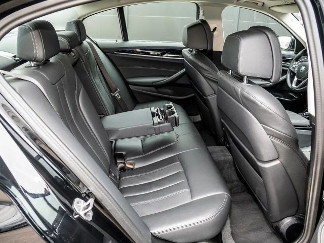 BMW 530 530e Luxury Line Sedan xDrive