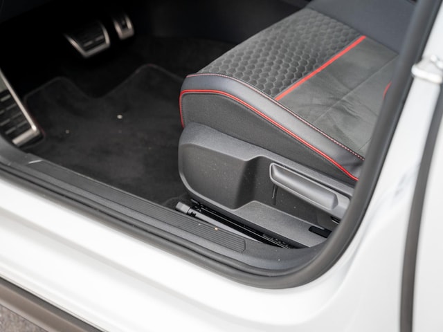 Volkswagen Golf 2.0 TSI