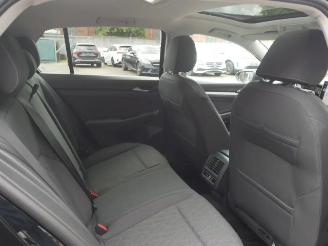 Volkswagen Golf 1.5 eTSI Golf VIII Life