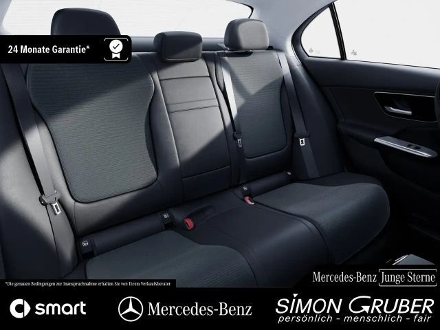 Mercedes-Benz C 180 AVANTGARDE Sedan