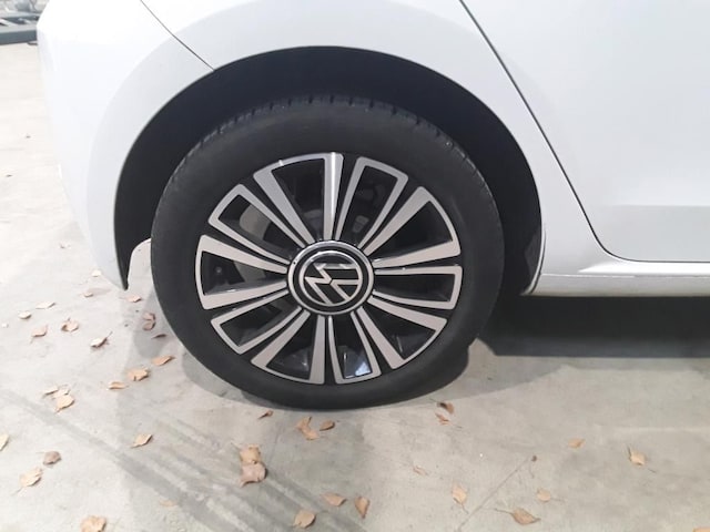 Volkswagen up! Active