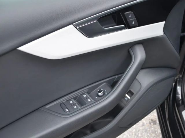 Audi A4 30 TDI Avant S-Line S-Tronic