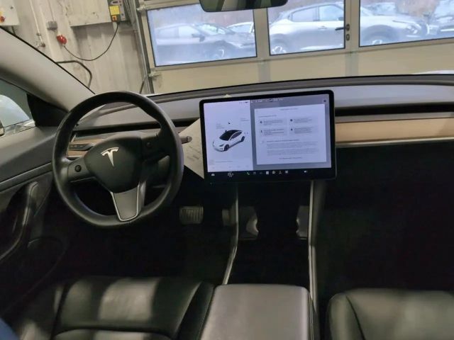 Tesla Model 3 RWD Standard Range
