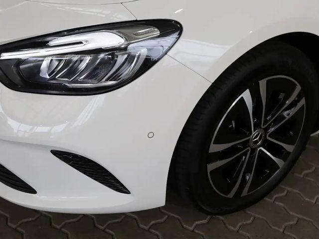 Mercedes-Benz B 180 PANORAMA+TOTWINKEL+360°+MBUX+LED+17 ZOLL