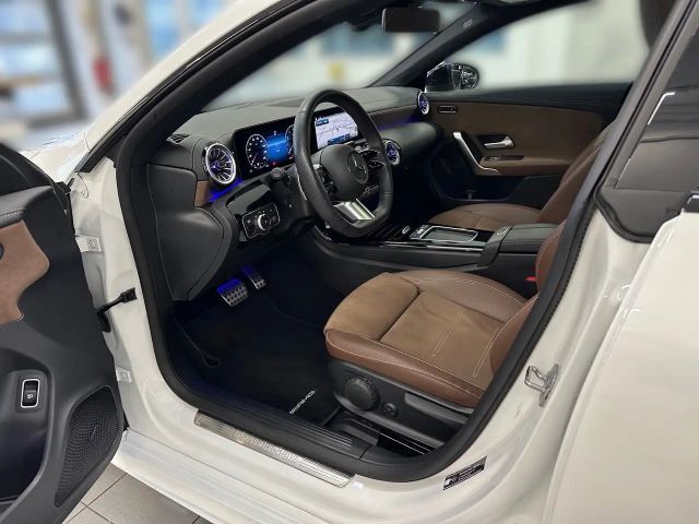 Mercedes-Benz CLA 200 AMG Line Shooting Brake