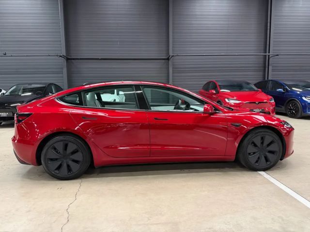 Tesla Model 3 RWD