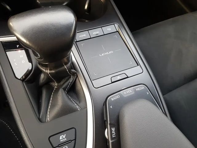 Lexus UX 250h