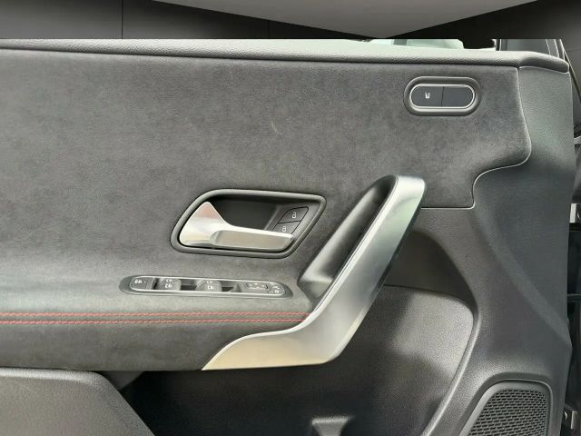 Mercedes-Benz A 180 AMG Line