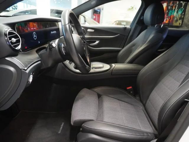 Mercedes-Benz E 200 E 200 d