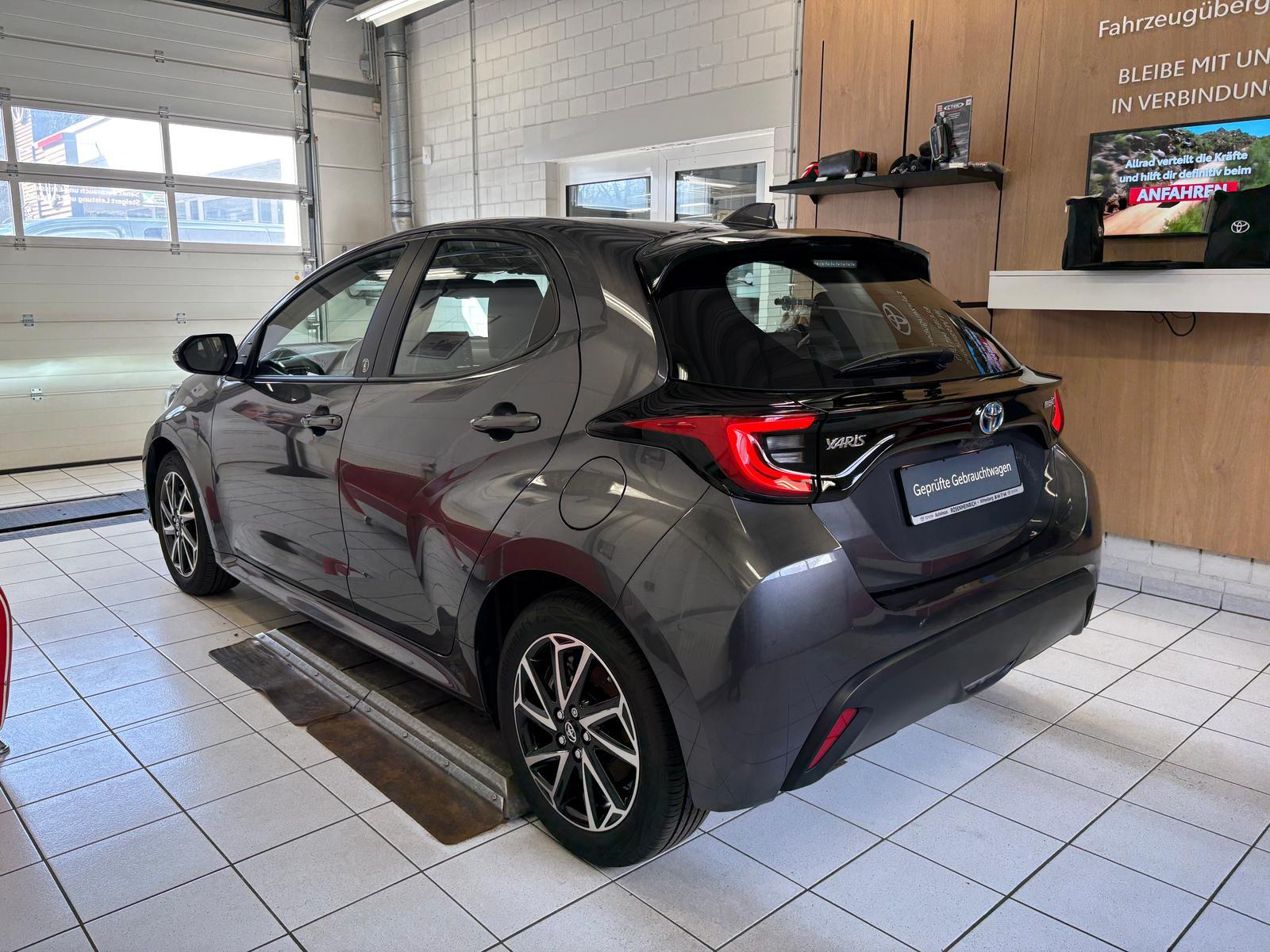 Toyota Yaris Hybride Team D