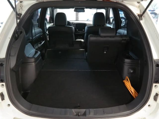 Mitsubishi Outlander +SHZ+STANDHEIZUNG+NAVI+LEDER+LENKRADHEIZ.+