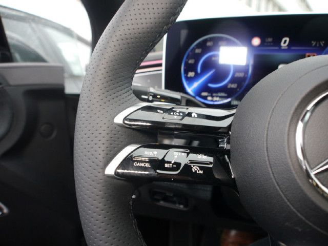 Mercedes-Benz EQE 300 Sedan