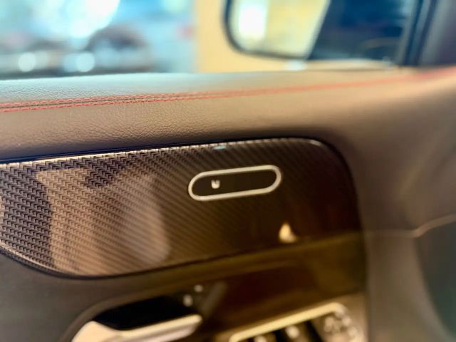 Mercedes-Benz GLB 220 AMG Line GLB 220 d