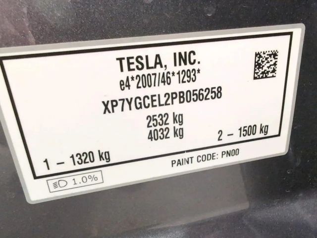 Tesla Model Y AWD Dual Motor Performance