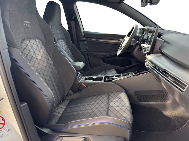 Volkswagen Golf 2.0 TDI DSG Golf VIII R-Line