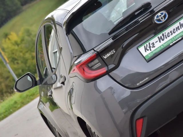 Toyota Yaris 1.5 Dual-VVT-iE (Hybrid)