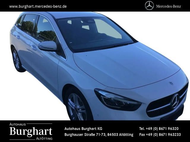 Mercedes-Benz B 200 Progressive Sedan