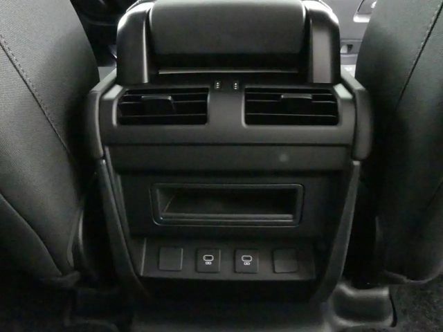 Land Rover Defender 110 P300e S