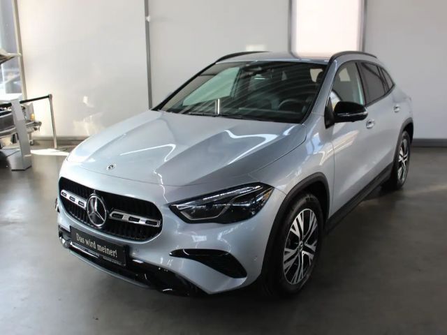 Mercedes-Benz GLA 200 Progressive