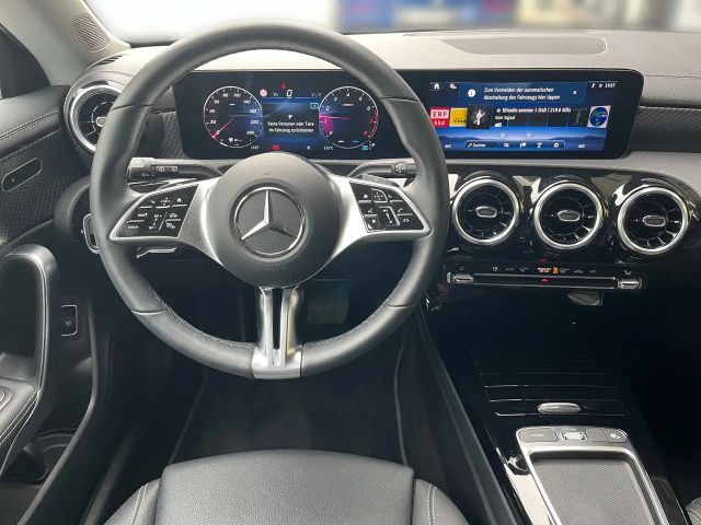 Mercedes-Benz CLA 180 Progressive