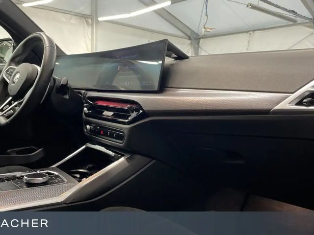 BMW 320 320i M-Sport Sedan