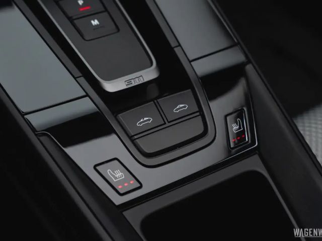 Porsche 992 4 Cabrio GTS Targa