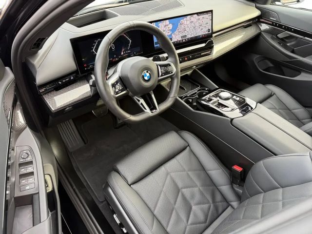 BMW 520 520i M-Sport Sedan