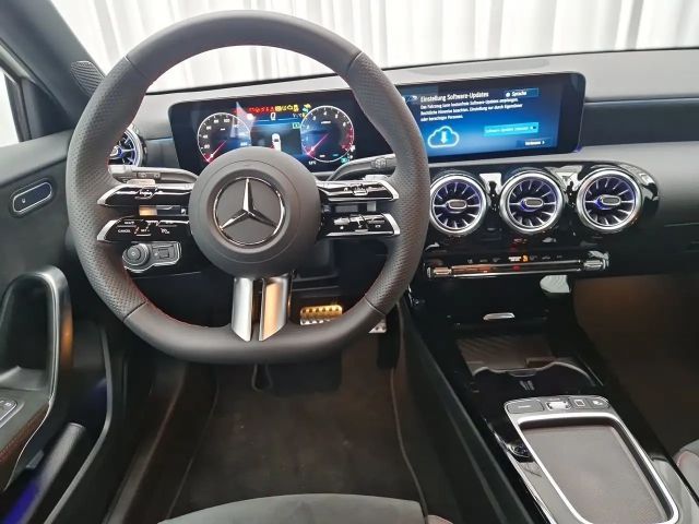 Mercedes-Benz A 180 AMG Line Hatchback