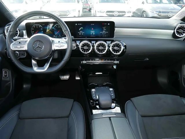 Mercedes-Benz CLA 180 AMG Line