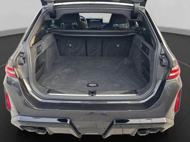 BMW M5 Touring  Anhängerk. Driving+Parkingassist B/W Surr