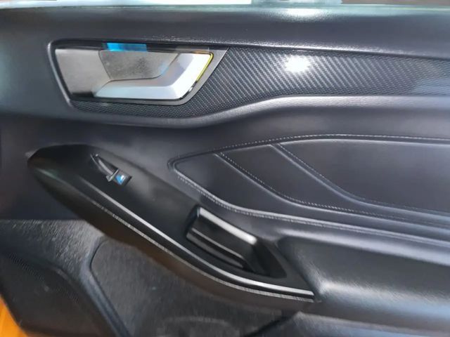 Ford Focus EcoBoost ST Line