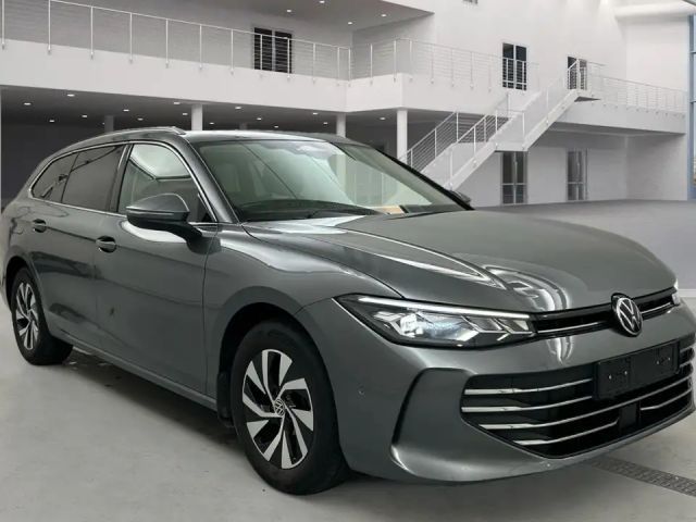 Volkswagen Passat 1.5 eTSI Business Variant