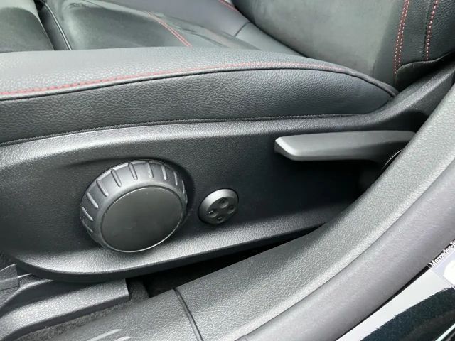 Mercedes-Benz CLA 200 AMG Line Coupé