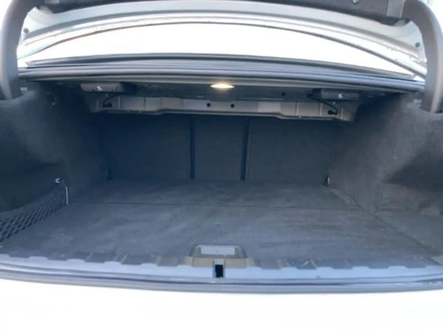 BMW 330 330e M-SportPro Sedan