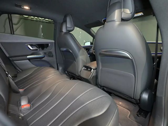 Mercedes-Benz EQE 300 AMG Line Sedan