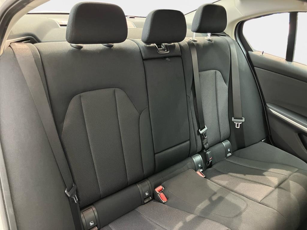 BMW 320 320i Sedan xDrive