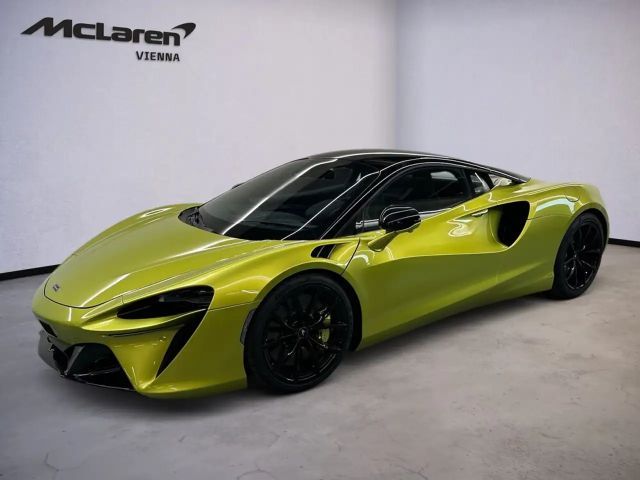 McLaren Artura Artura / Flux Green / B&W / Tracking System