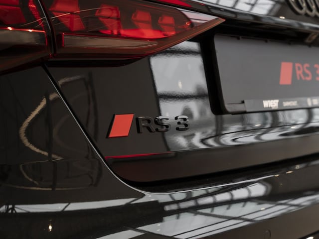 Audi RS3 Quattro S-Tronic Sedan