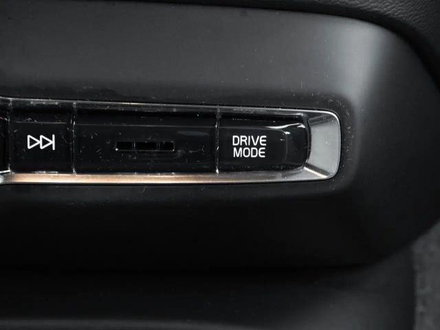 Volvo XC40 Core Recharge