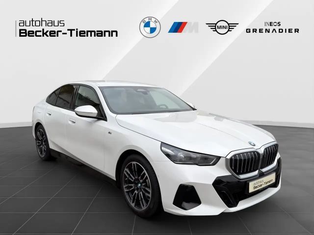 BMW 520 520d M-Sport Sedan xDrive