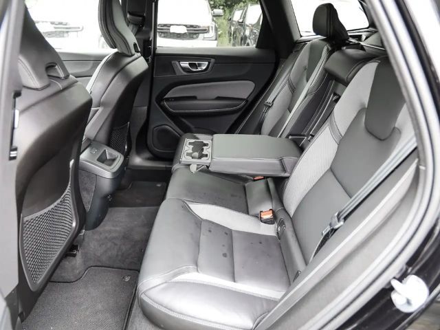 Volvo XC60 AWD Dark Plus